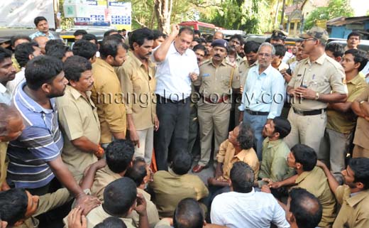 auto protest13may24 4